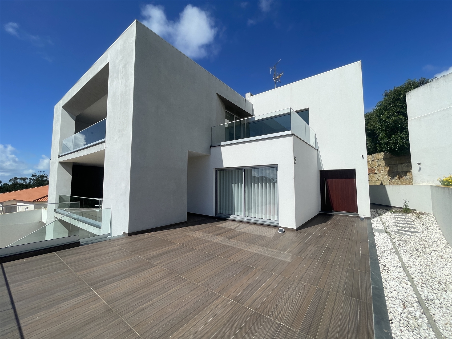 Moradia Isolada T4 Para Venda em Nazar�
